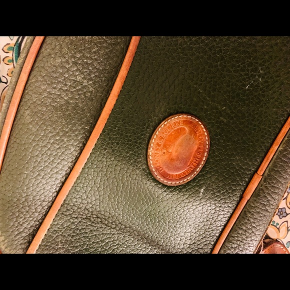 CLOSET CLEAR OUT Vintage Dooney & Burke Crossbody - Picture 3 of 5